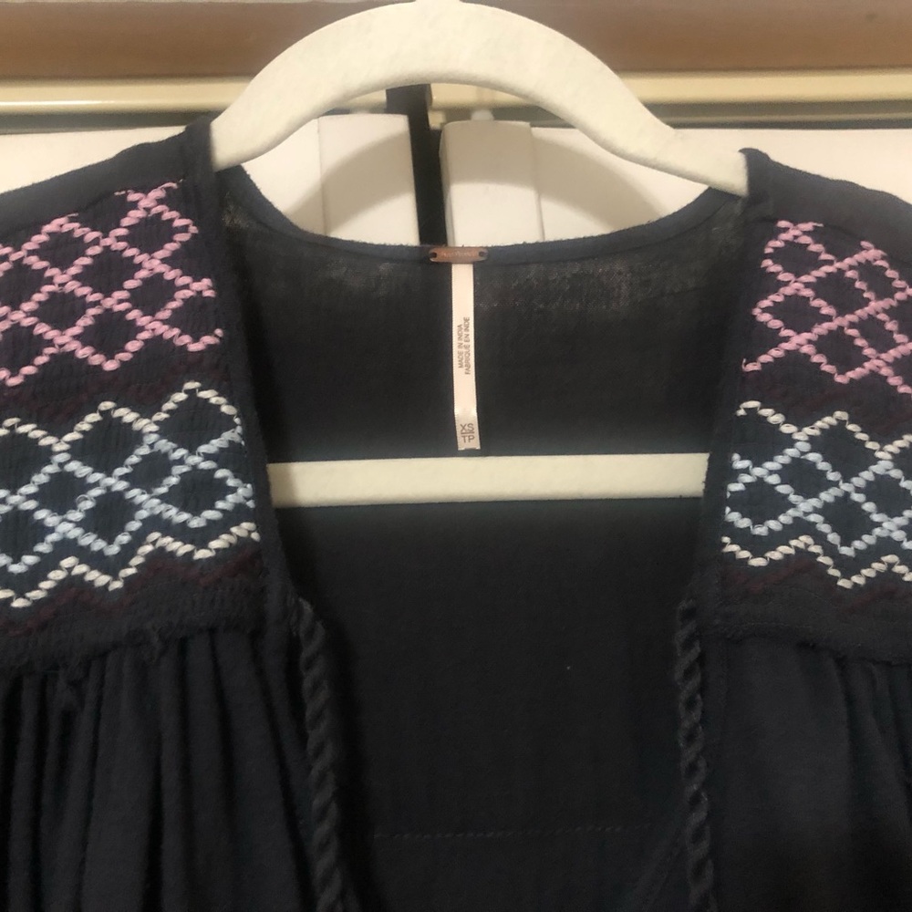 Free People Embroidered Flowy Top Size XS - Picture 2 of 7